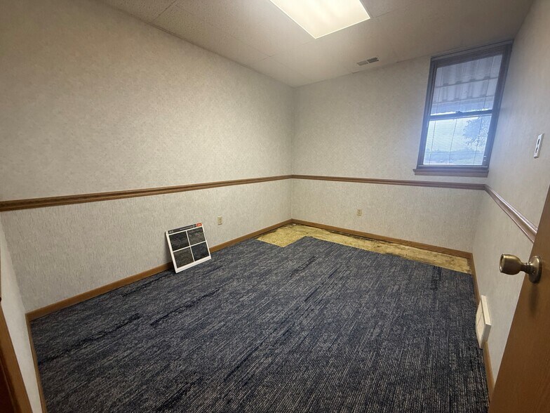 More Photos Of 2699 John F Kennedy Rd, Dubuque Coworking Space