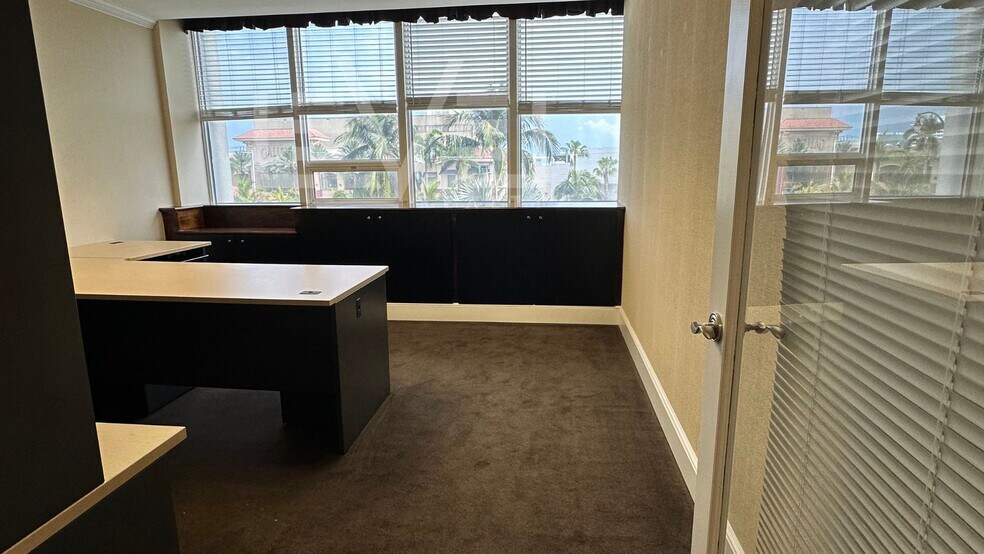 More Photos Of 2455 E Sunrise Blvd, Fort Lauderdale Loft Creative Space For Lease