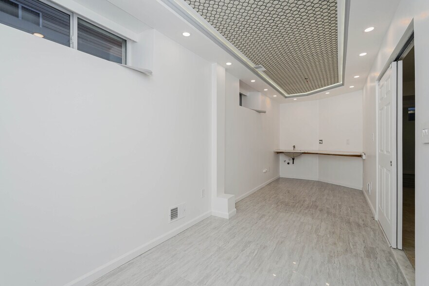 More Photos Of 1330-1332 Rockland Ave, Staten Island Medical For Sale