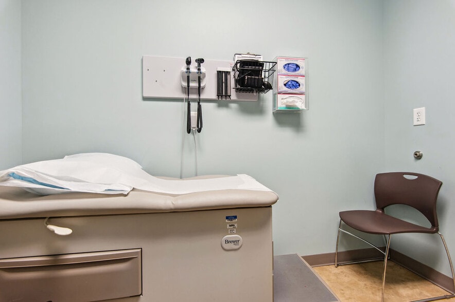More Photos Of 4275 Western Blvd, Jacksonville Medical For Sale