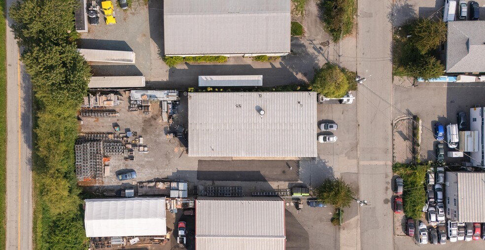 More Photos Of 11517 132A St, Surrey Warehouse For Sale