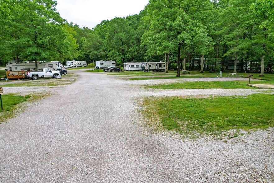 More Photos Of Oak Park Cir, Crossville Trailer Camper Park For Sale
