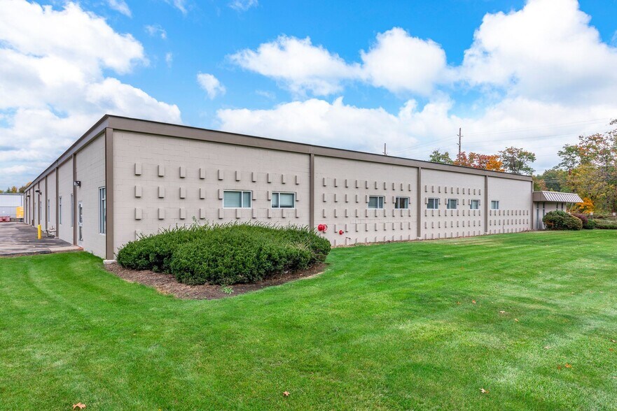 More Photos Of 1320 Taylor St, Elyria Warehouse For Lease