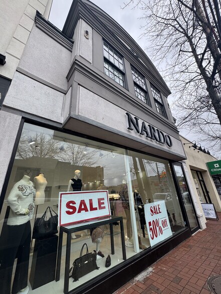 More Photos Of 63 Middle Neck Rd, Great Neck Storefront Retail Office For Lease