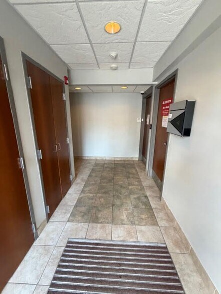 More Photos Of 10 Grove St, Pittsford Office For Lease
