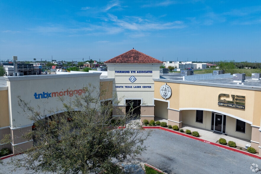 More Photos Of 4101-4179 Crosspoint Blvd, Edinburg Medical For Sale