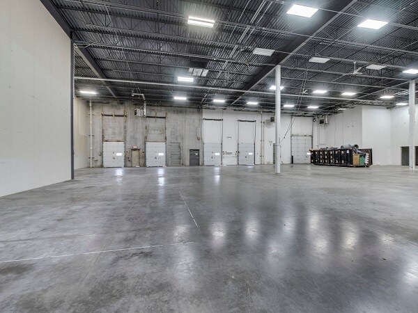More Photos Of 7624 Boone Ave N, Brooklyn Park Manufacturing For Sale