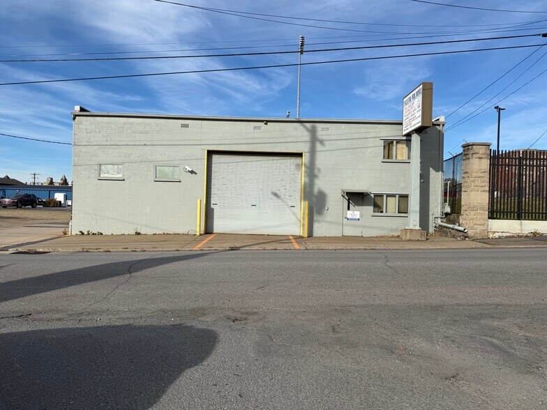 Primary Photo Of 154 N Cedar St, Hazleton Manufacturing For Sale