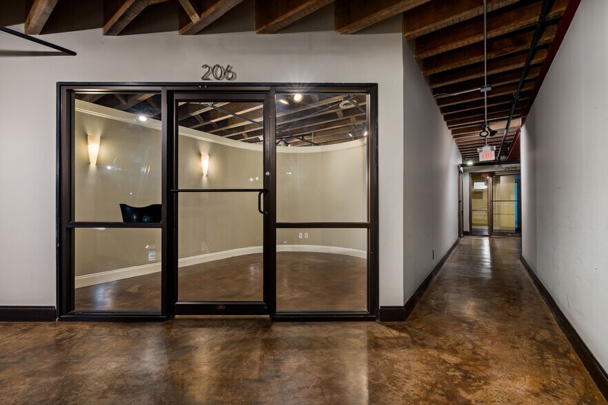 More Photos Of 247 Broad St, Kingsport Loft Creative Space For Sale