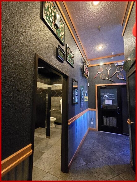 More Photos Of 1013 W 2nd St, Portales Bar For Sale