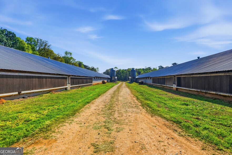 More Photos Of 125 Walker Gresham Rd, Stephens Warehouse For Sale
