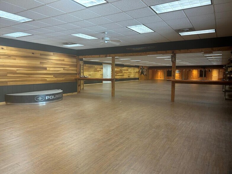 More Photos Of 56 N Bullock Rd, Mansfield Storefront Retail Office For Sale