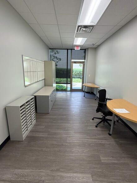 More Photos Of 2720-2736 River Green Cir, Louisville Light Manufacturing For Lease