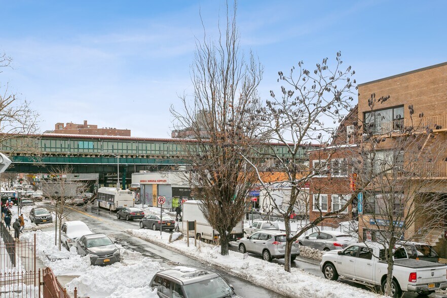 More Photos Of 3745 75th St, Flushing Apartments For Lease
