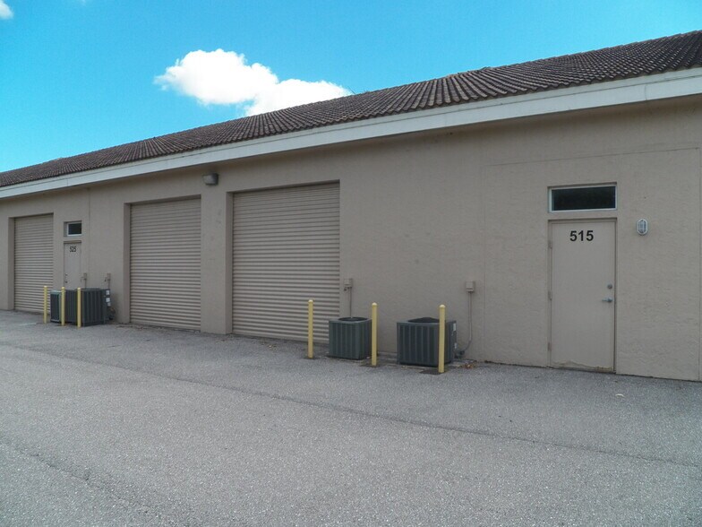 More Photos Of 515-525 SE Central Pky, Stuart Office For Sale