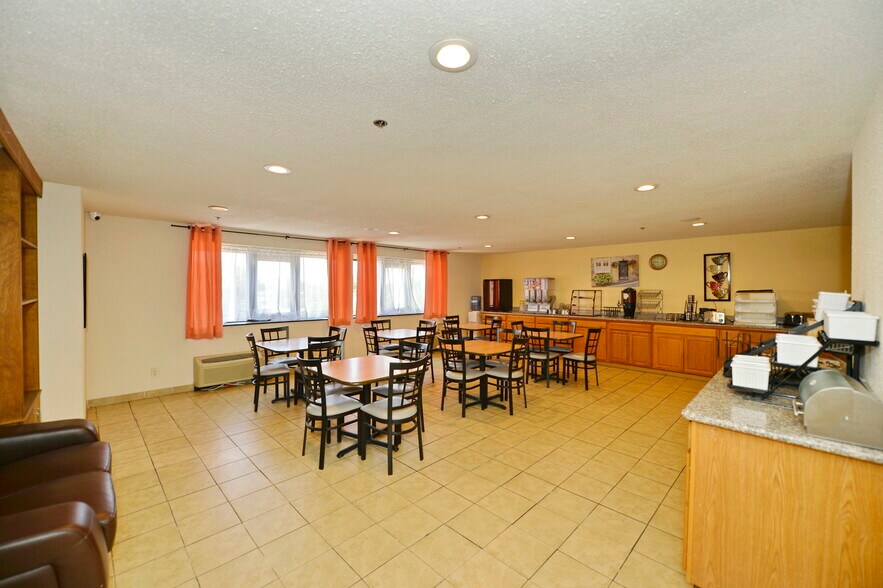More Photos Of 431 Dual Hwy, Hagerstown Hotel For Sale