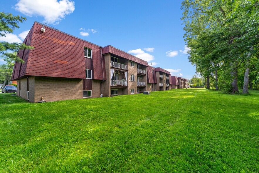 More Photos Of 5216 E Lake Rd, Sheffield Lake Apartments For Sale