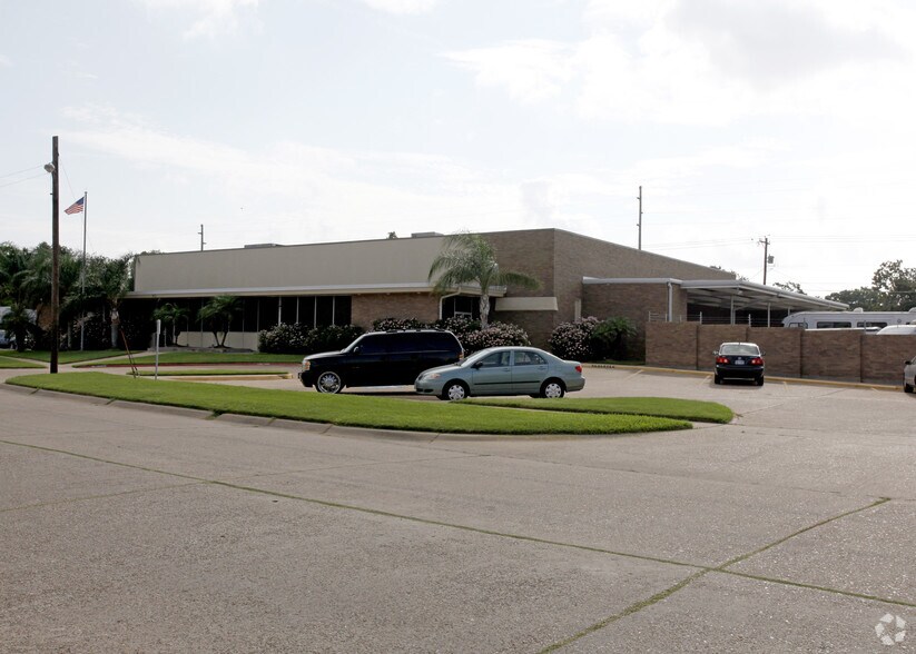 More Photos Of 932 N 14th St, Texas City Warehouse For Sale