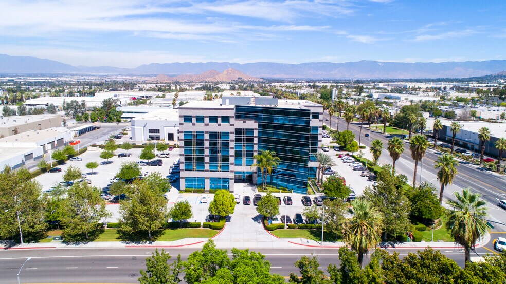 More Photos Of 1325 Spruce St, Riverside Office For Sale