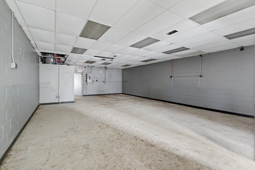 More Photos Of 22909-22917 Van Born Rd, Taylor Freestanding For Sale
