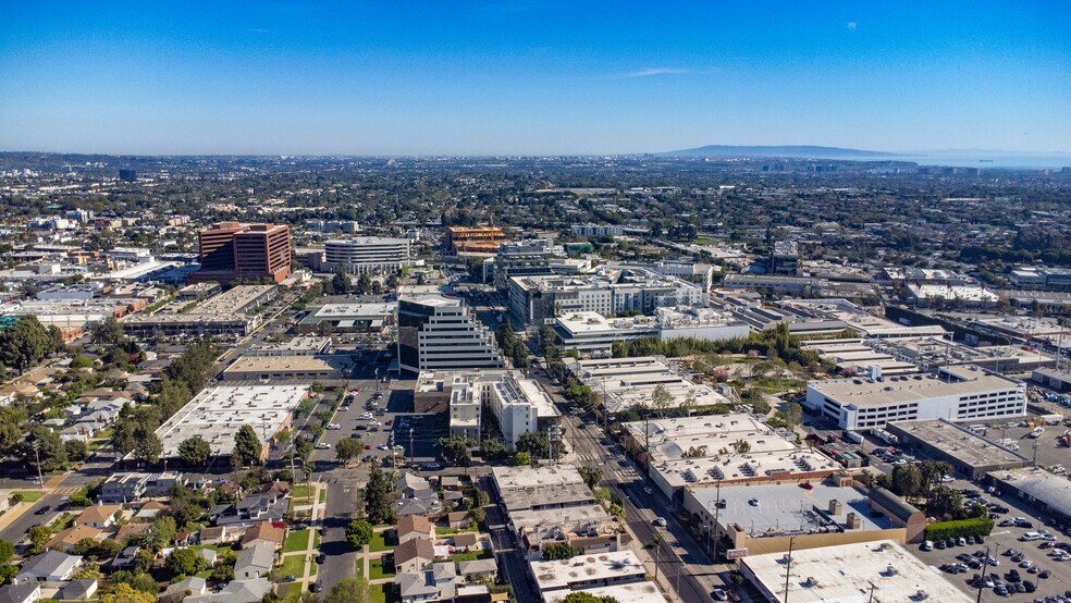 More Photos Of , Los Angeles Multifamily For Sale
