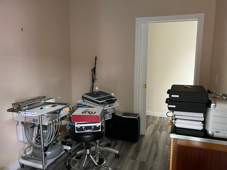 More Photos Of 6270 Rock Hall Rd, Rock Hall Medical For Sale
