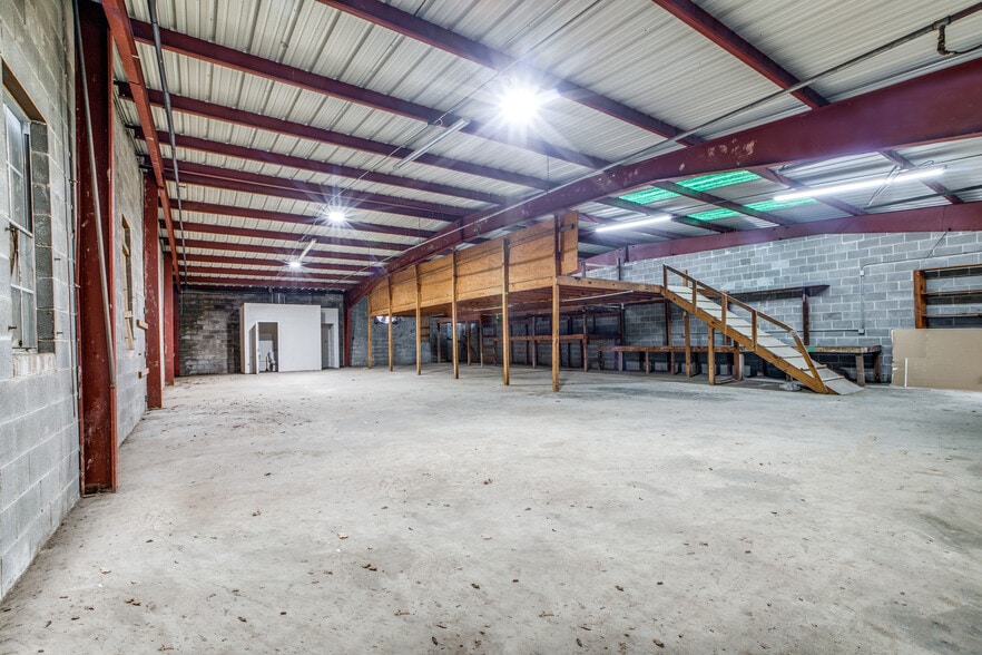 More Photos Of 8019 Richards St, Houston Flex For Sale