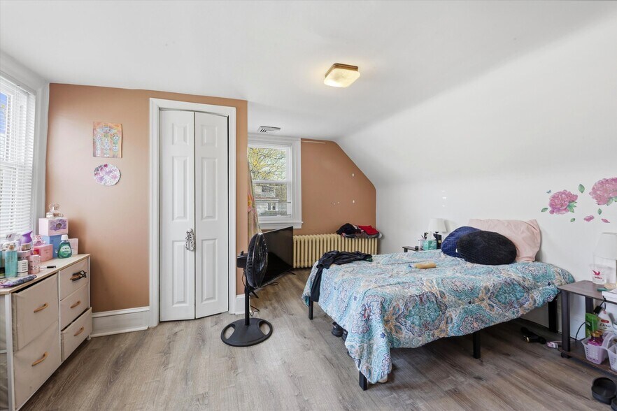 More Photos Of 24 W Stewart Ave, Lansdowne Specialty For Sale