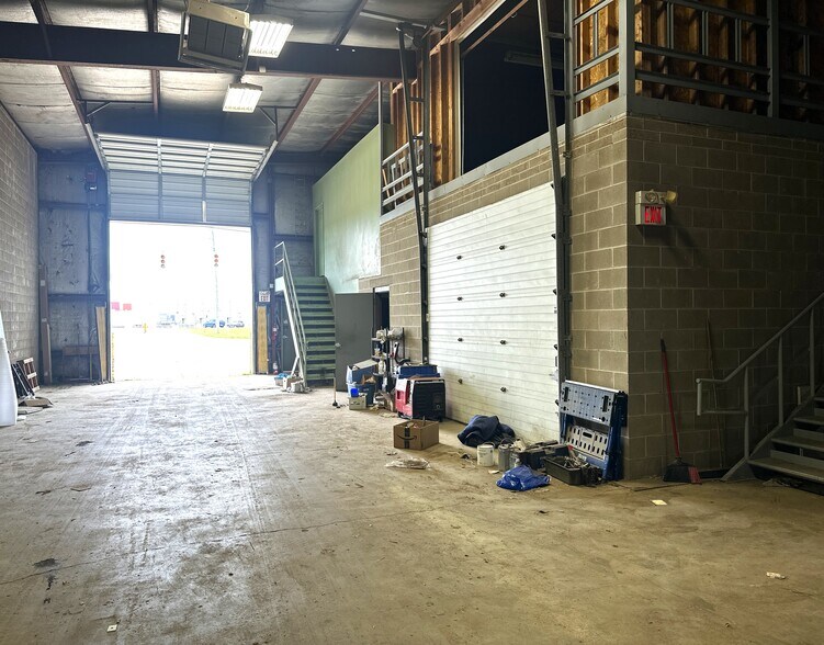 More Photos Of 3731 W Alexandersville Bellbrook Rd, Dayton Warehouse For Sale