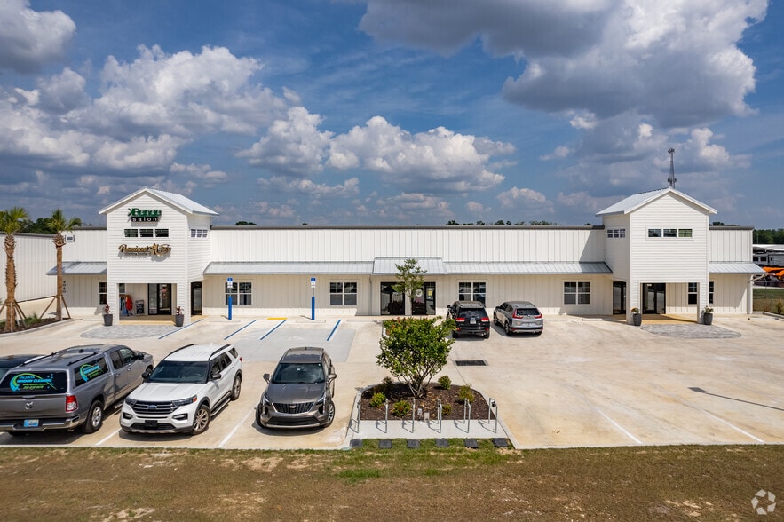 More Photos Of 11201 US-301, Oxford Restaurant For Lease