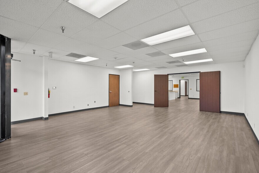 More Photos Of 9410 Topanga Canyon Blvd, Chatsworth Office For Lease