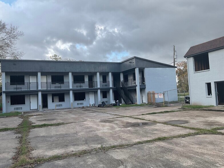 Primary Photo Of 1022 Randolph St, Houston Apartments For Sale