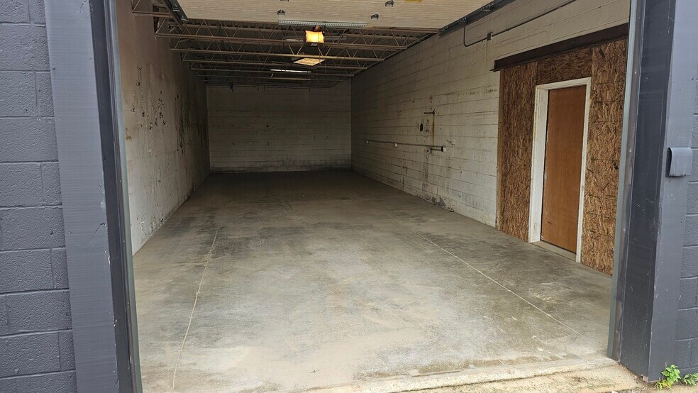 More Photos Of 10200-10300 Royalton Rd, North Royalton Light Manufacturing For Lease