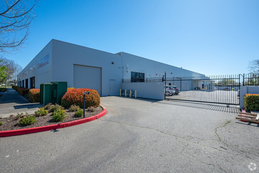 More Photos Of 3077 Fite Cir, Sacramento Industrial For Sale