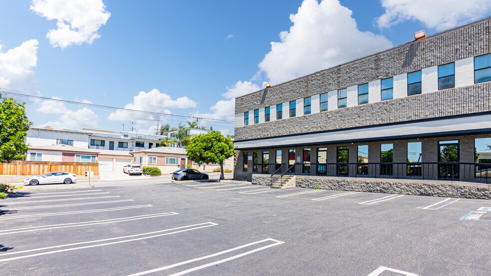 More Photos Of 142 Arena St, El Segundo Office For Lease