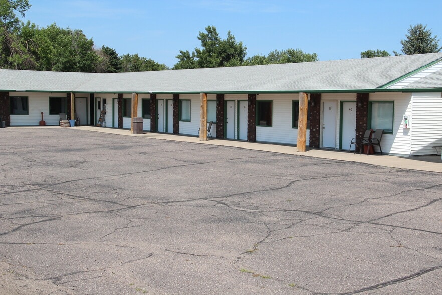 More Photos Of 720 S Main St, Kimball Hotel For Sale