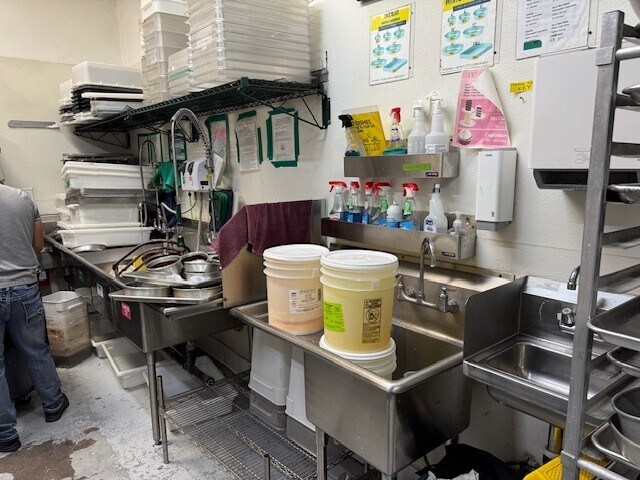 More Photos Of 4574-4578 W Adams Blvd, Los Angeles Restaurant For Sale