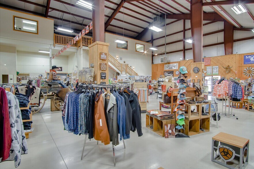 More Photos Of 354 1st St, Hollister Freestanding For Sale