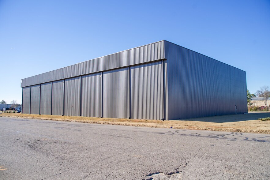 More Photos Of 101 Spacegate Dr NW, Huntsville Warehouse For Lease