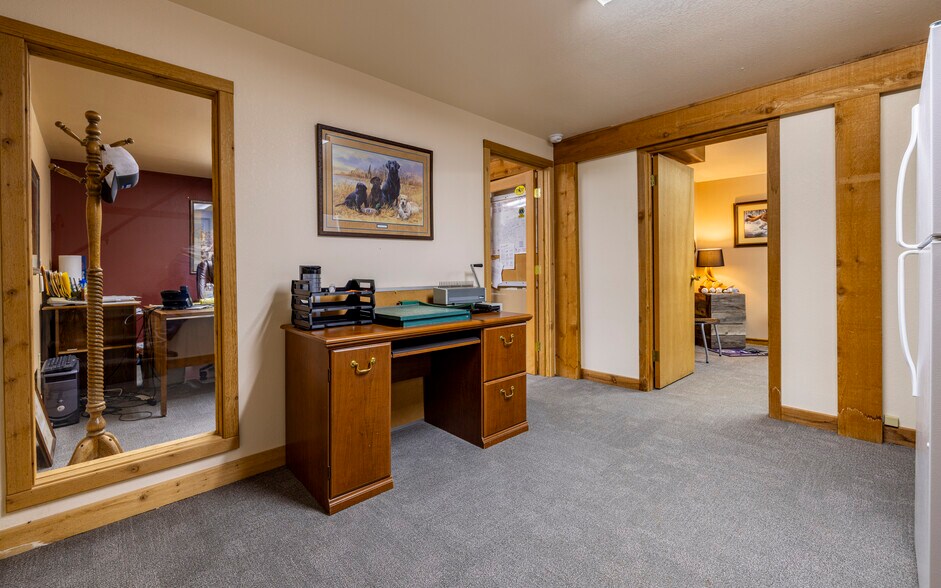 More Photos Of 802 Canyon Ave, Cody Office For Sale