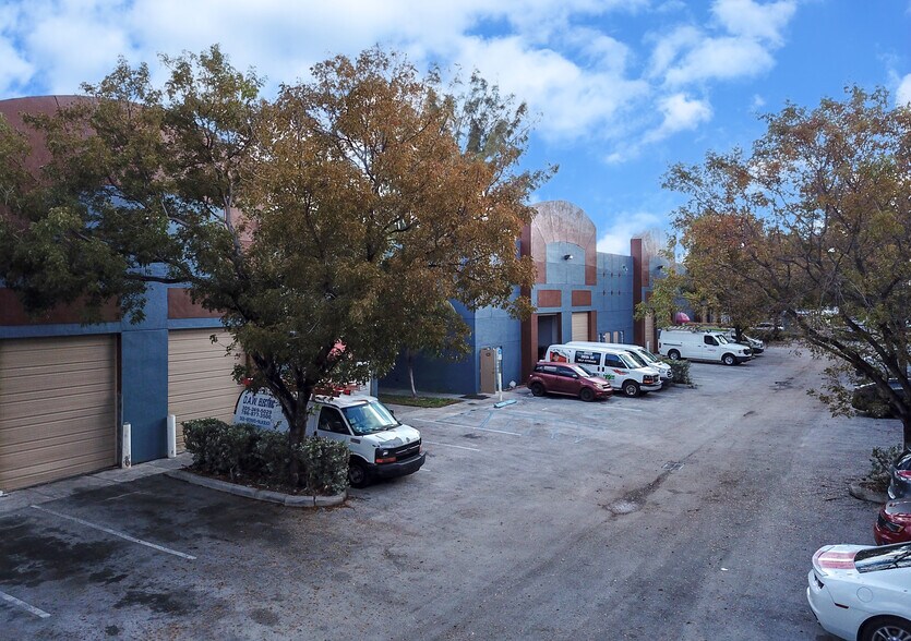 More Photos Of 20200 NW 2nd Ave, Miami Warehouse For Sale