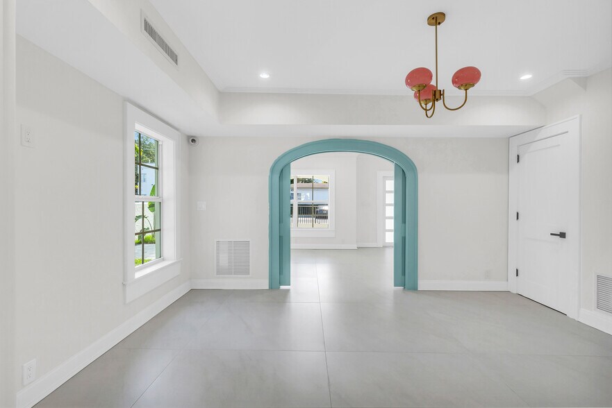 More Photos Of 563 NE 67th St, Miami Medical For Lease