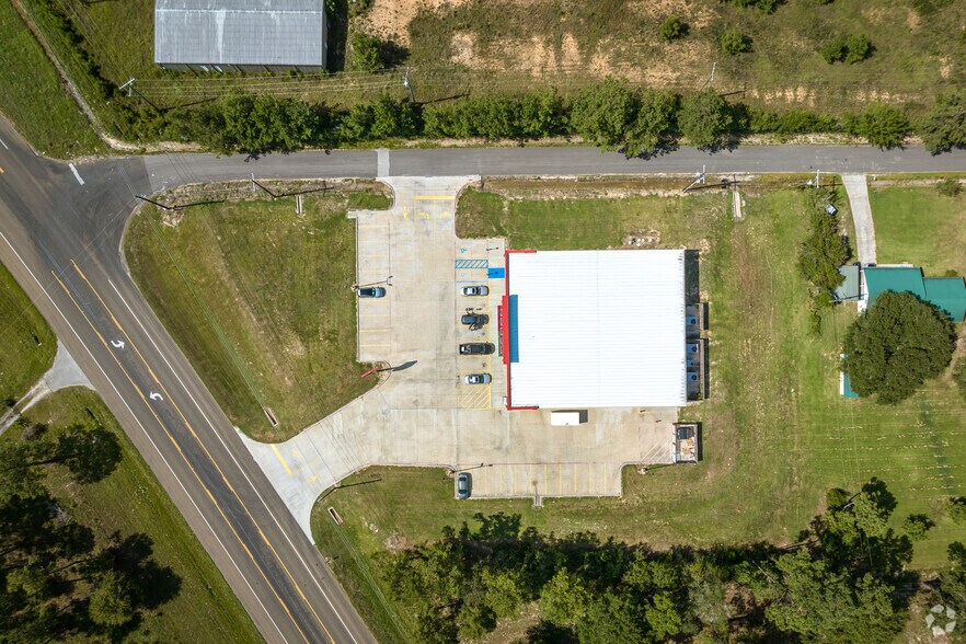 More Photos Of 6975 US-69, Kountze Convenience Store For Sale