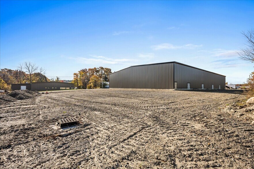 More Photos Of 15 Technology Dr, Auburn Warehouse For Lease