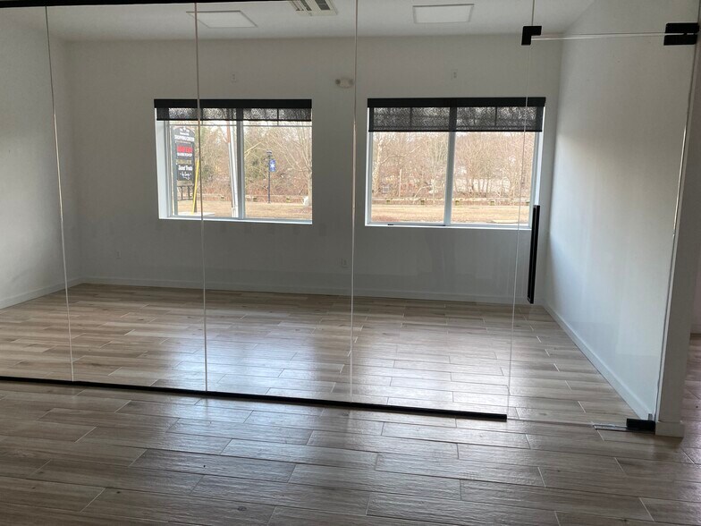 More Photos Of 113-115 S Main St, Beacon Falls Freestanding For Lease