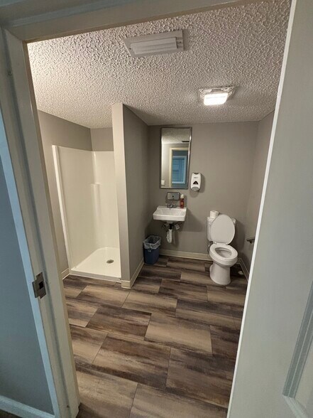 More Photos Of 810 Lydia Hwy, Hartsville Flex For Sale
