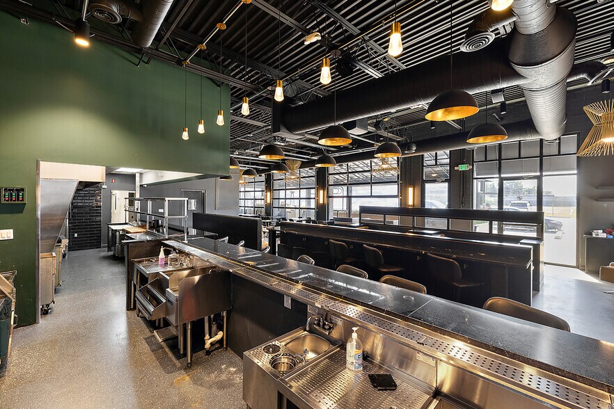 More Photos Of 20050 Livernois Ave, Detroit Restaurant For Sale