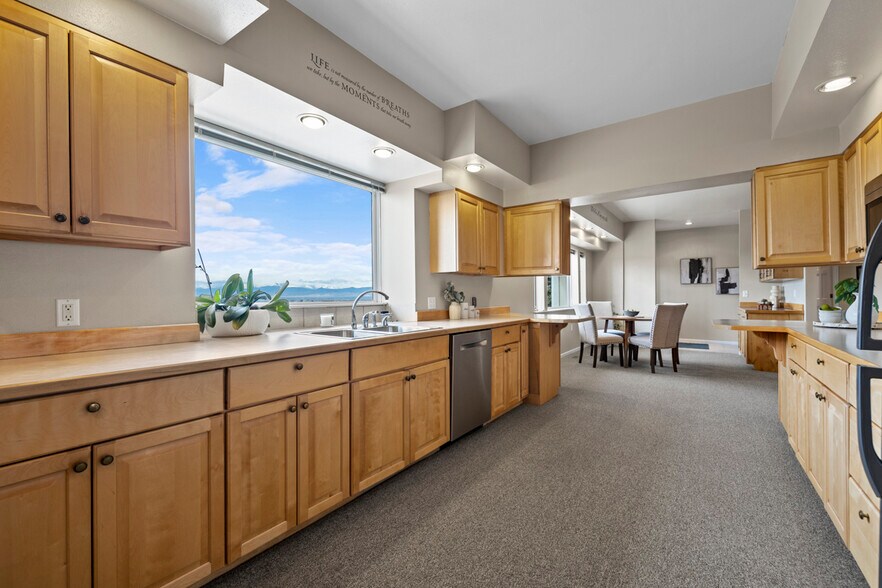 More Photos Of 7690 Carlson Ct, Fort Collins Warehouse For Sale