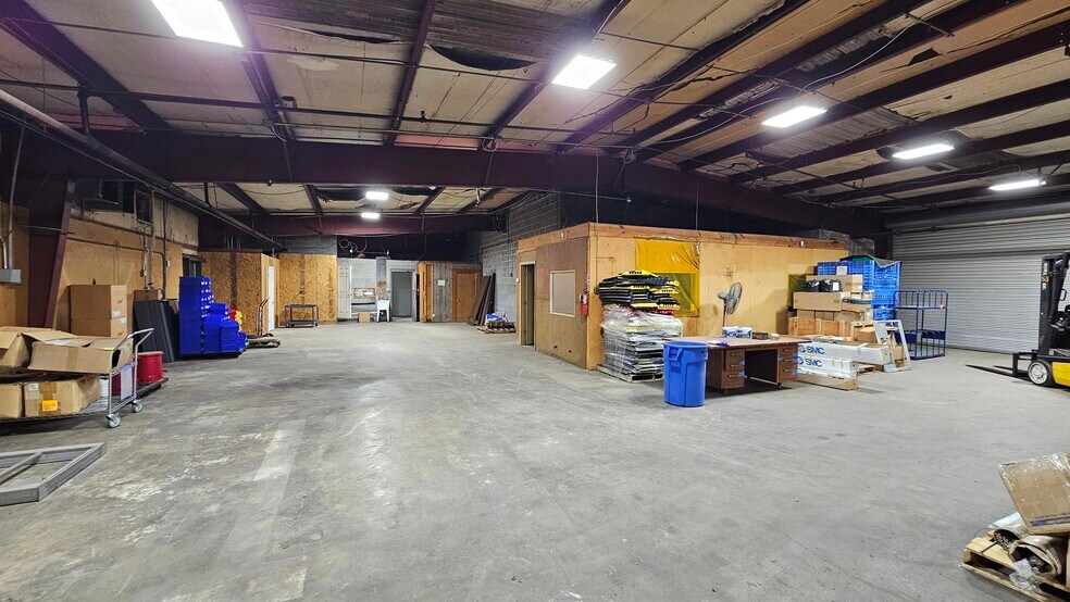 More Photos Of 2437 Clay Rd, Austell Light Manufacturing For Lease