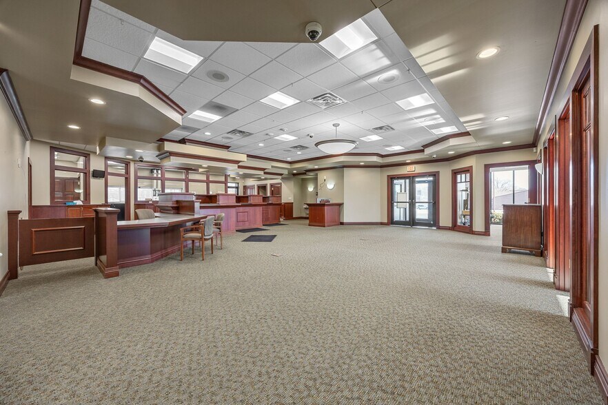 More Photos Of 3414 Mount Vernon Rd SE, Cedar Rapids Office For Sale